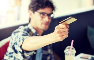 Secured vs. Unsecured Credit Cards: What’s the Difference and Which is Best for You?