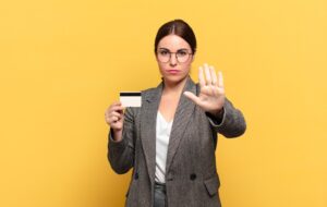When to Stop Using a Credit Card: Key Signs You Shouldn’t Ignore